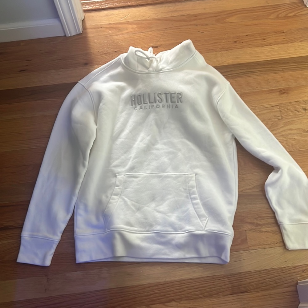 Hollister Sweatshirt Size Medium - Brand New
